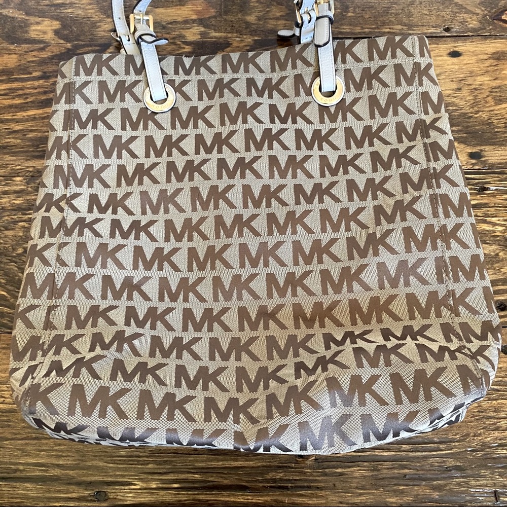 Michael Kors Tan Signature Logo Shoulder Purse - Picture 9 of 14